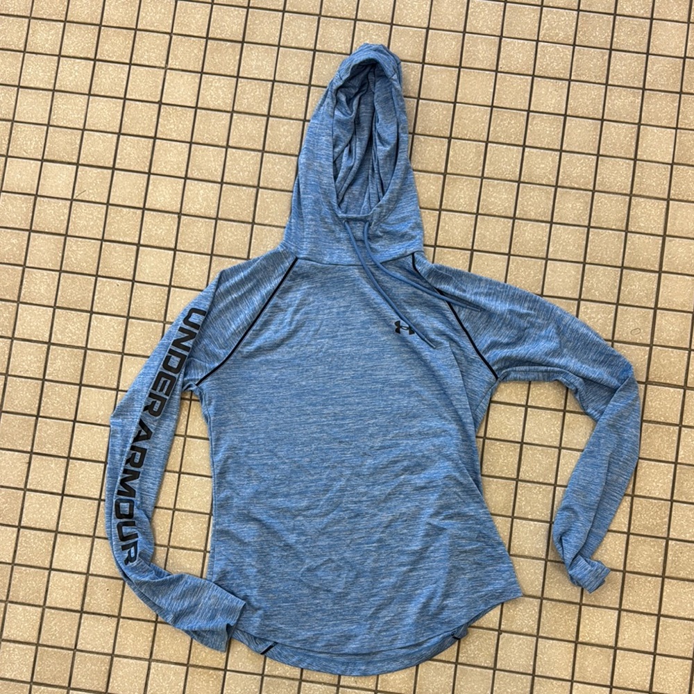 Under armour longsleeve with hood
